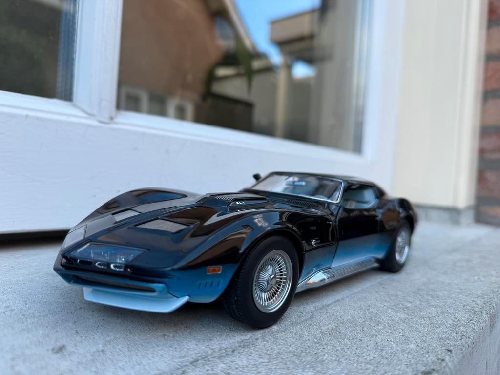 ≥ 1:18 Chevrolet Corvette Mantaray 1968 Autoart 71041 / JJTOP