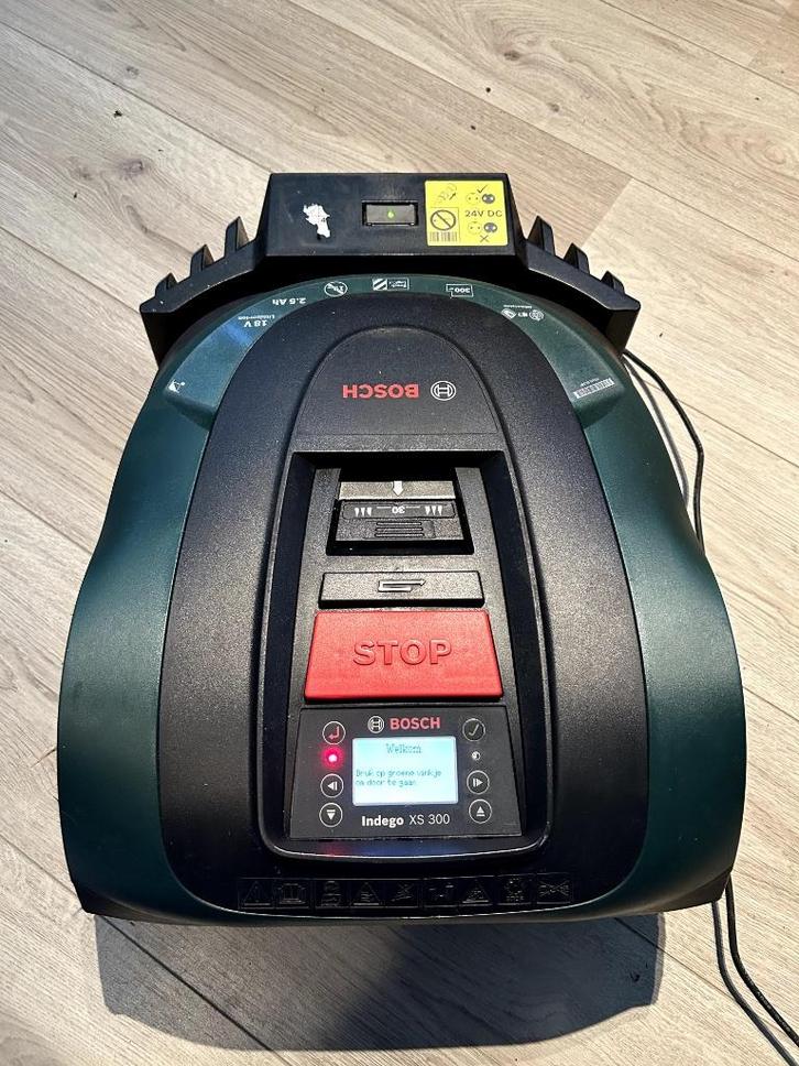 Bosch Indego XS 300 Robotmaaier, Tuin en Terras, Robotmaaiers, Gebruikt, Minder dan 20 cm, Ophalen of Verzenden