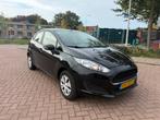 Ford Fiësta 1.25 Trend 5 Deurs Airco 2017 Zwart Apk 05/2026, Voorwielaandrijving, Stof, 15 cilinders, Zwart