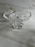 Leuke schaal met tulp design op voet met bloemen dik glas, Ophalen of Verzenden