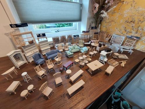 Grote partij poppenhuis interieur en kozijndelen. Schaal1/12, Verzamelen, Poppenhuizen en Toebehoren, Zo goed als nieuw, Poppenhuis