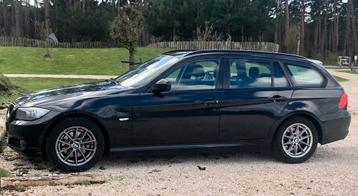 BMW 3-Serie E91 2.0 318 I Touring 2012 Zwart beschikbaar voor biedingen