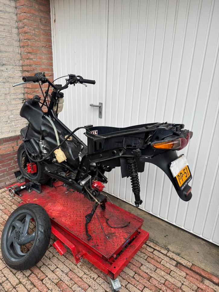 Gilera runner nl motor frame, Fietsen en Brommers, Brommeronderdelen | Scooters, Zo goed als nieuw, Piaggio, Frame, Ophalen of Verzenden