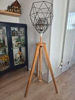 Industriële vloerlamp met 3 poten, Huis en Inrichting, Lampen | Vloerlampen, Ophalen, Zo goed als nieuw, Minder dan 100 cm