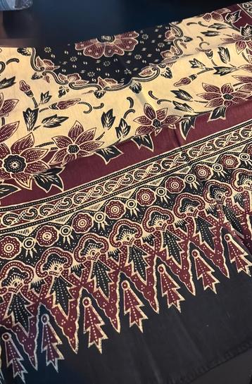 Batik tafelkleedje beschikbaar voor biedingen