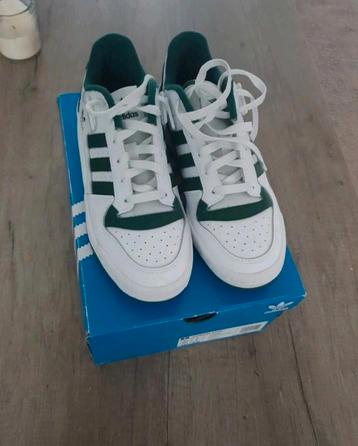 Adidas sportschoenen  39.5 maat dames schoenen  beschikbaar voor biedingen