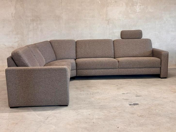 Nette, gereinigde hoekbank. Bruin crème, Huis en Inrichting, Banken | Bankstellen, Gebruikt, Hoekbank, Vierpersoons of meer, 250 tot 300 cm