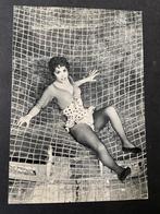 Gina Lollobridgida, ansichtkaart  uit de Nel film Trapezezio, Verzamelen, Muziek, Artiesten en Beroemdheden, Ophalen of Verzenden