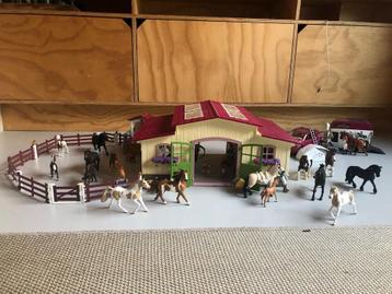 Schleich paarden, manege en auto met trailer. Grote set! beschikbaar voor biedingen