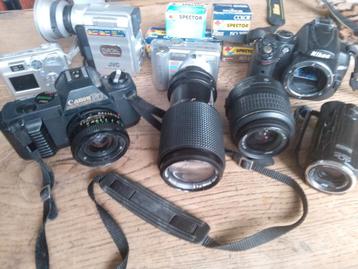Vintage Camera Collectie - Canon, Nikon, JVC beschikbaar voor biedingen