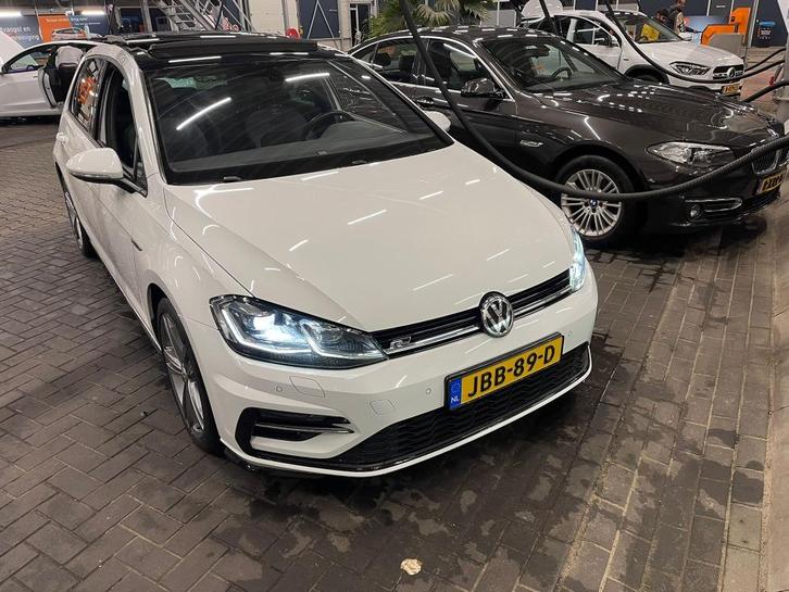 Volkswagen Golf 1.5 TSI 3x R-line 150pk 7-DSG 2017 Wit, Auto's, Volkswagen, Particulier, Golf, ABS, Airbags, Android Auto, Apple Carplay