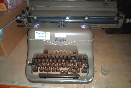 TRIUMPH grote/brede typemachine A3/A4 jaren 50, Antiek en Kunst, Antiek | Kantoor en Zakelijk, Ophalen