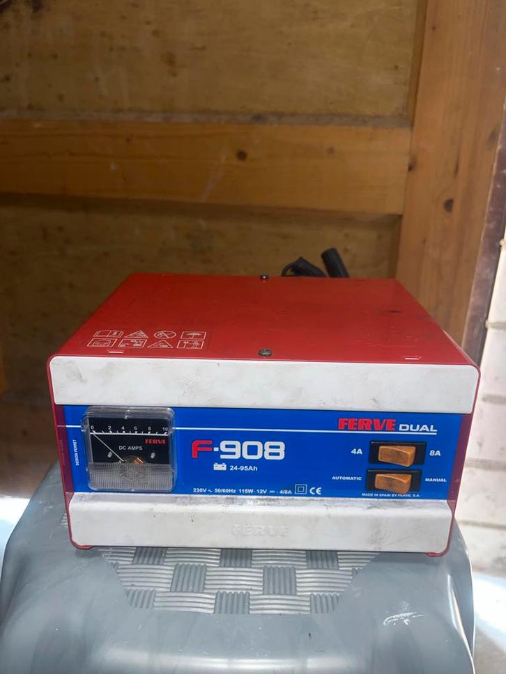 Ferve Dual F-908 Acculader - Uitstekende Staat, Auto-onderdelen, Accu's en Toebehoren, Universele onderdelen, Gebruikt, Ophalen of Verzenden