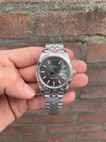 Rolex Datejust 41mm zilver beschikbaar voor biedingen
