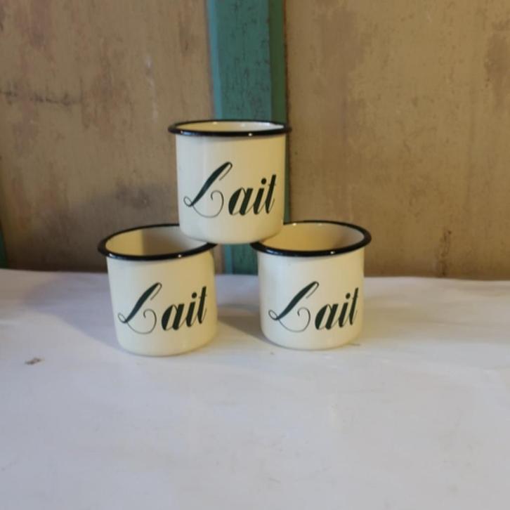 Emaille beker 3 stuks creme met tekst Lait SET VAN DRIE, Antiek en Kunst, Antiek | Emaille, Ophalen of Verzenden