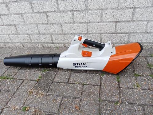 Stihl bladblazer BGA 100 Showroommodel, Tuin en Terras, Bladblazers, Nieuw, Handgedragen, Accu, Ophalen