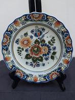 Delfts Polychroom Wandbord - Bloemenmotief, Antiek en Kunst, Ophalen of Verzenden