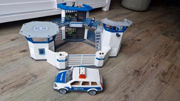 Playmobil politiebureau met politieauto beschikbaar voor biedingen