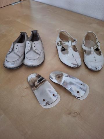Brocante kinderschoentjes J/M en steunzooltjes beschikbaar voor biedingen