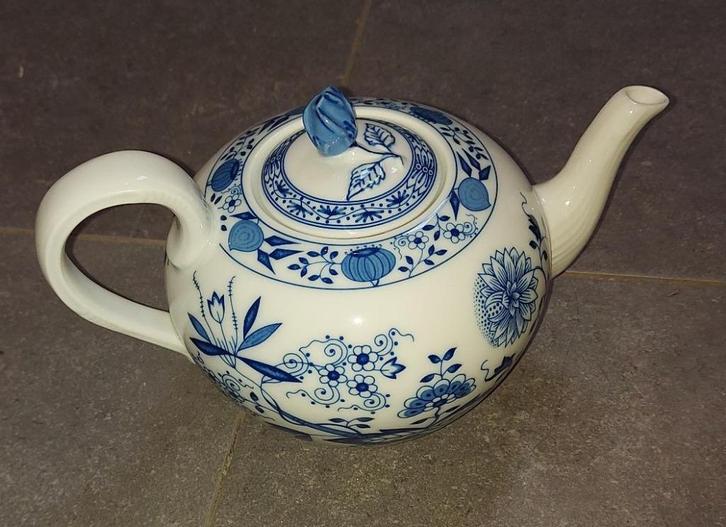 Hutschenreuther Theepot ( 1,1 liter) met fraaie handgreep, Huis en Inrichting, Keuken | Servies, Gebruikt, Overige typen, Overige stijlen