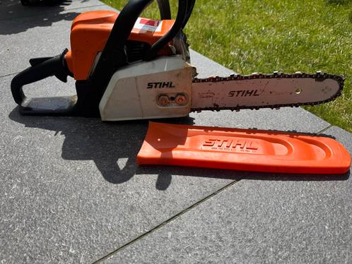 Stihl MS180 Kettingzaag, Doe-het-zelf en Verbouw, Gereedschap | Zaagmachines, Gebruikt, Kettingzaag, 1200 watt of meer, 30 tot 70 mm