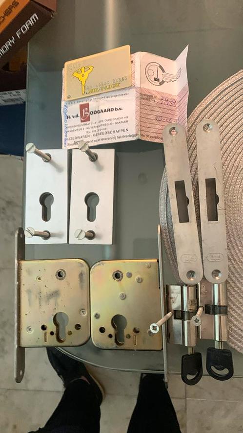 Mult-T-Lock  twee Complete sloten   voordeur.en berging., Doe-het-zelf en Verbouw, Hang- en Sluitwerk, Gebruikt, Overige typen