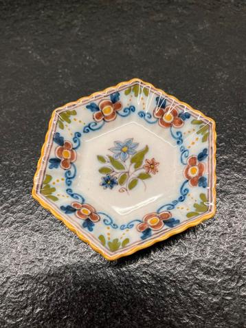 Makkum Aardewerk Miniatuur Bordje beschikbaar voor biedingen