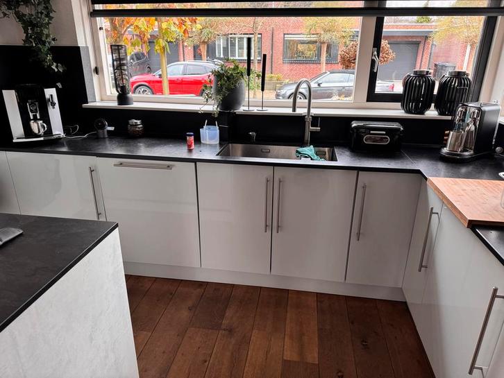 Lichte hoek keuken - Fraai en compleet! ook in losse delen, Huis en Inrichting, Keuken | Complete keukens, Zo goed als nieuw, Hoekkeuken