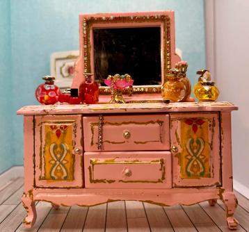 Prachtige kaptafel poppenhuis 1.12  kan ook voor Barbie beschikbaar voor biedingen