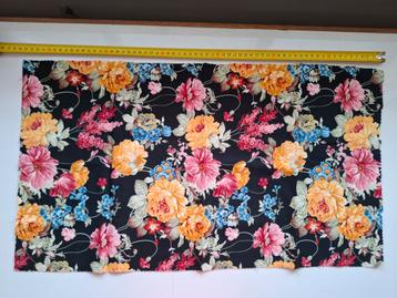 Different fabrics from Asia 🌏 beschikbaar voor biedingen