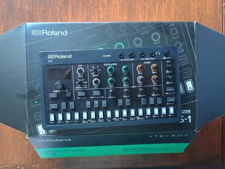Ronald aira s-1, Muziek en Instrumenten, Synthesizers, Zo goed als nieuw, Overige aantallen, Roland, Ophalen of Verzenden