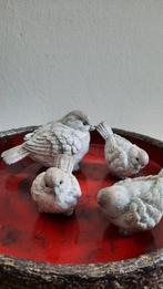 Beeltjes vogel met 3 jonge vogeltjes keramiek grijs glitters, Ophalen of Verzenden, Zo goed als nieuw