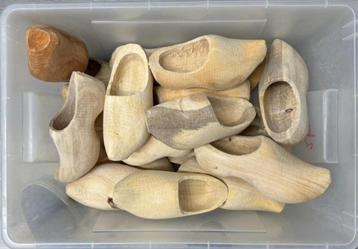 Handgemaakte Houten Klompen beschikbaar voor biedingen