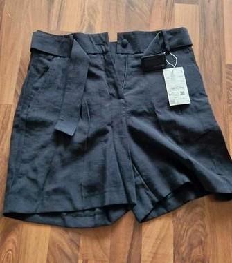 C&a korte broek met riem beschikbaar voor biedingen