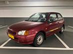 Toyota Starlet P9 1.3 16V 1996 Rood, Auto's, Voorwielaandrijving, Stof, 74 pk, 4 cilinders