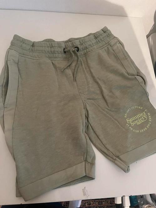 2 korte broeken Vingino + t-shirt Tumble ‘n dry maat 146/152, Kinderen en Baby's, Kinderkleding | Maat 152, Zo goed als nieuw