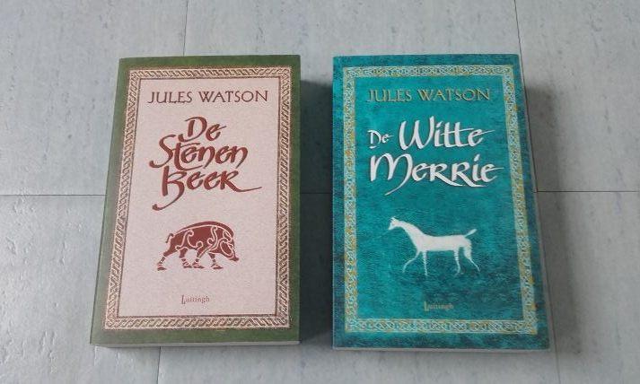 Jules Watson fantasy witte merrie de stenen beer deel 1 & 3, Boeken, Fantasy, Zo goed als nieuw, Ophalen of Verzenden