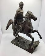 Oud beeld ruiter op paard zwaar ijzer brons beeld oud, Verzenden