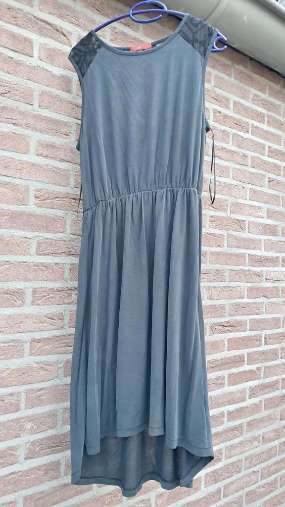 Mooie jurk met leuke waterval rug. Maat XL., Kleding | Dames, Jurken, Zo goed als nieuw, Maat 46/48 (XL) of groter, Onder de knie