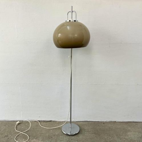 Design vloerlamp  Lucerna - mushroom, chroom - Brilliant, Huis en Inrichting, Lampen | Vloerlampen, Gebruikt, 150 tot 200 cm, Kunststof