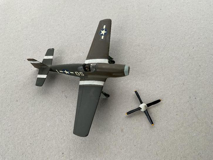 P-51B Mustang uit 1967 - 16 cm - Monogram - Kit PA 143, Hobby en Vrije tijd, Modelbouw | Vliegtuigen en Helikopters, Gebruikt