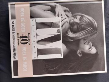 Boek isa hoes beschikbaar voor biedingen