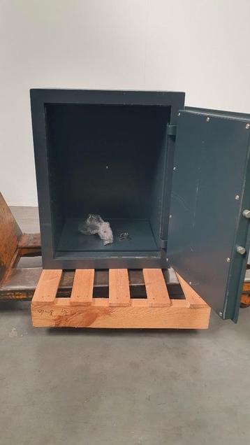 mauer kluis brandkast middelgroot beschikbaar voor biedingen
