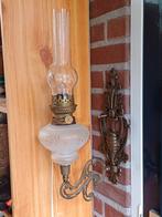 vintage omgebouwde olielamp nu op stroom., Huis en Inrichting, Lampen | Wandlampen, Overige materialen, Gebruikt, Vintage, Ophalen