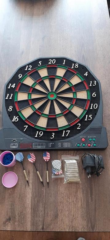 Elektronisch Dartbord met Pijlen en Accessoires beschikbaar voor biedingen