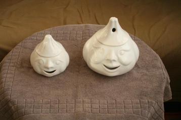 2 mooie oude witte knoflook en uitpot met deksel  beschikbaar voor biedingen