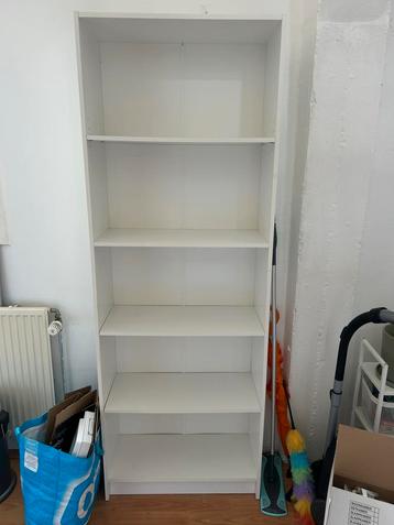 Witte kast (Billy) beschikbaar voor biedingen
