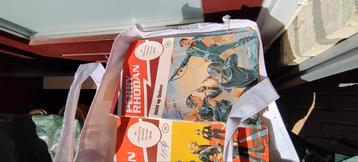 twee boodschappentassen vol Perry Rhodan strips Nederlands beschikbaar voor biedingen