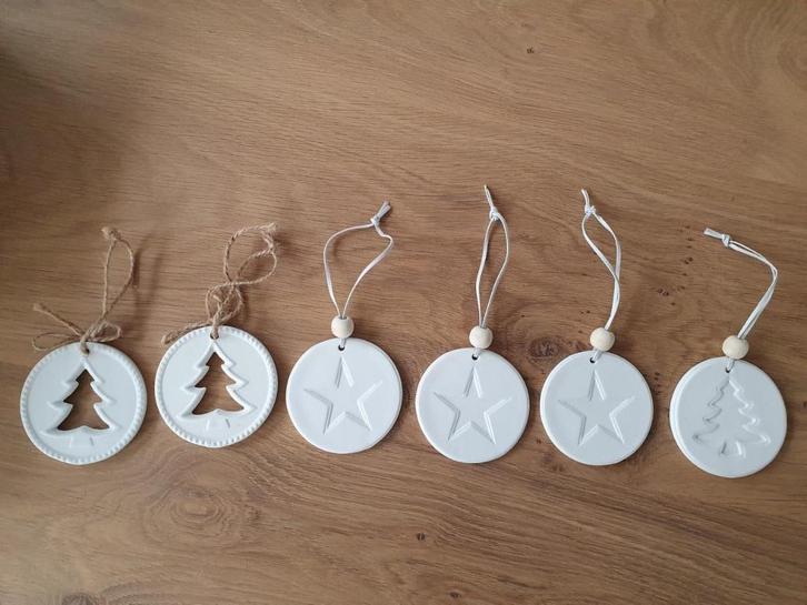 6 kersthangers en 5 vlinders voor in de kerstboom, Diversen, Kerst, Ophalen of Verzenden