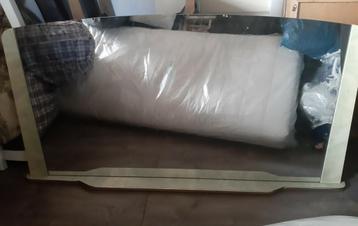 Nette Hoogglans Spiegel kleur :Licht Mintgroen beschikbaar voor biedingen